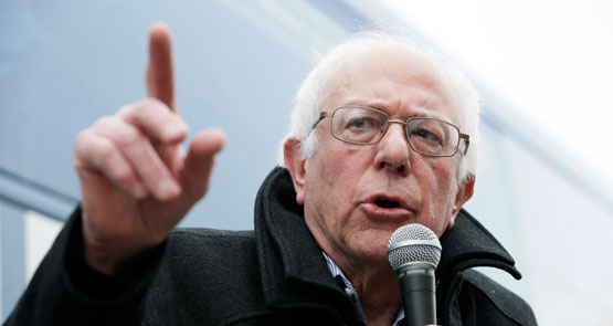 bernie-sanders-giving-speech