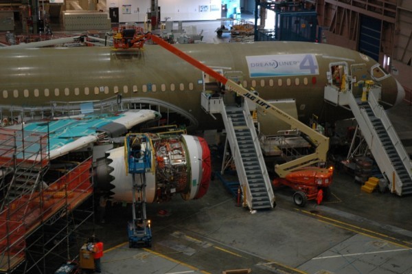 paine-er-600x399 The post sharks fin 787 having wing root therapy, image by Peter Ricketts