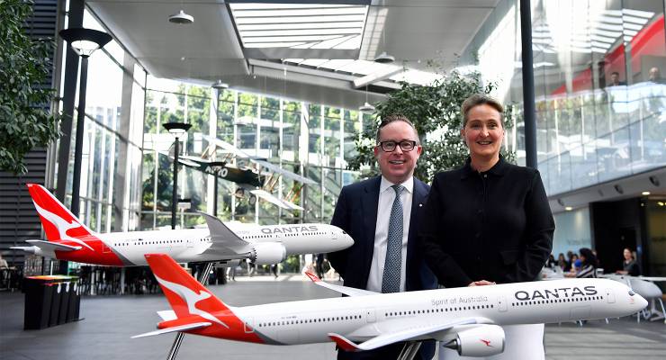 Qantas' former CEO Alan Joyce (left) and new CEO Vanessa Hudson (Image: AAP/Bianca De Marchi)