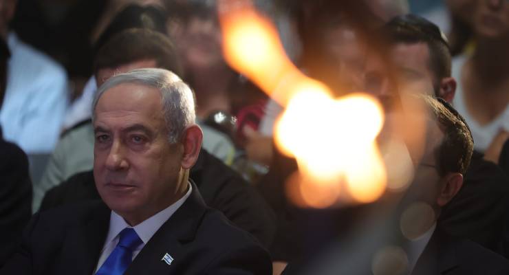 Israeli Prime Minister Benjamin Netanyahu at a memorial service for the 50th anniversary of the Yom Kippur War (Image: EPA/Abir Sultan)