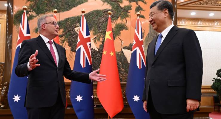 Anthony Albanese with Chinese President Xi Jinping in Beijing's Great Hall of the People (Image: AAP/Lukas Coch)