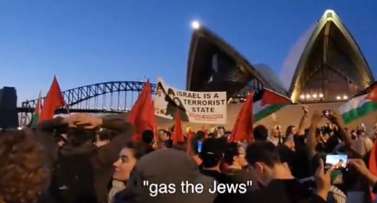Captioned video of pro-Palestinian protesters shared online by the AJA (Image: X/@AustralianJA)