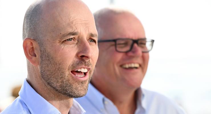 Scott Morrison and Cook candidate Simon Kennedy (Image: AAP/Dan Himbrechts)