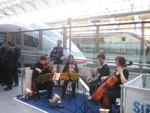 Deutsche Bahn's musical entertainment at the ICE presentation.Public domain