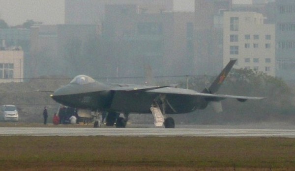 Another internet capture of the Chengdu J-20 taxi run